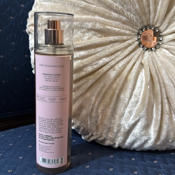 BATH & BODY WORKS SET. . . ROSE SCENT - Picture 6 of 6